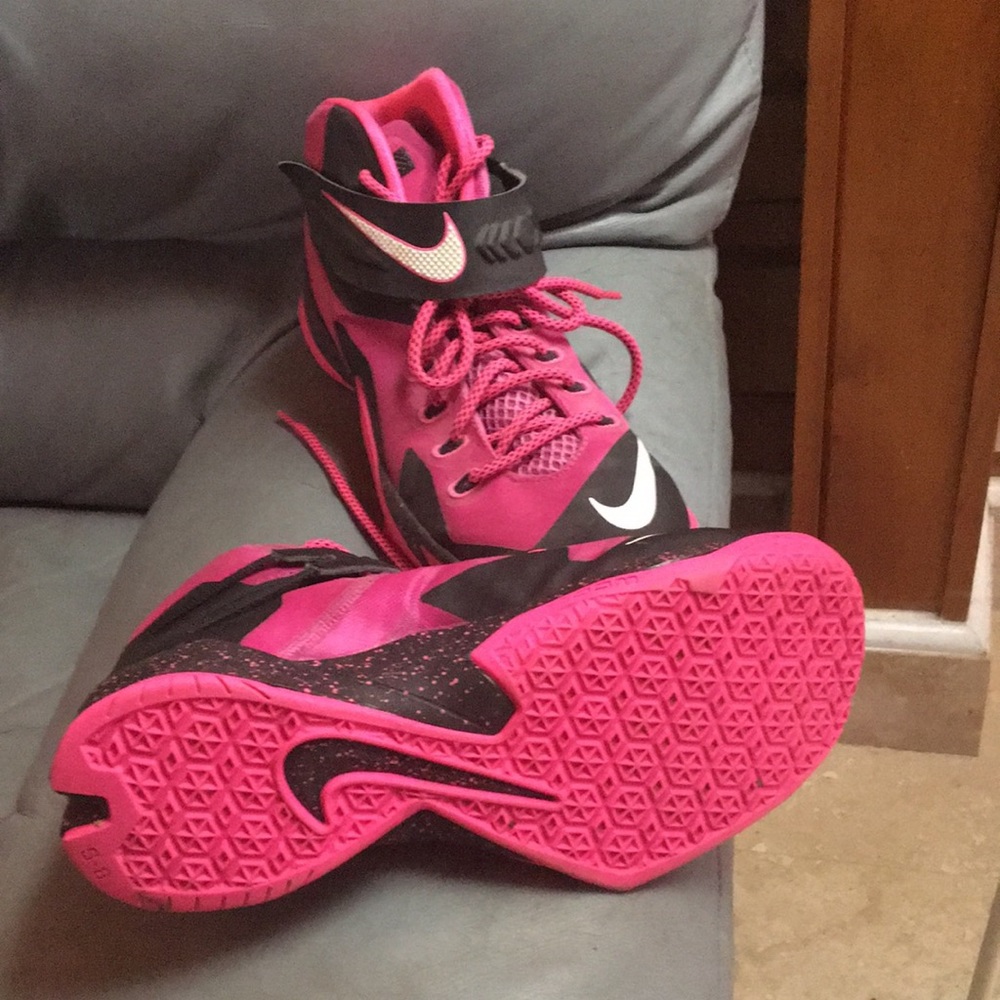 Nike zoom lebron soldier 8 “think pink”